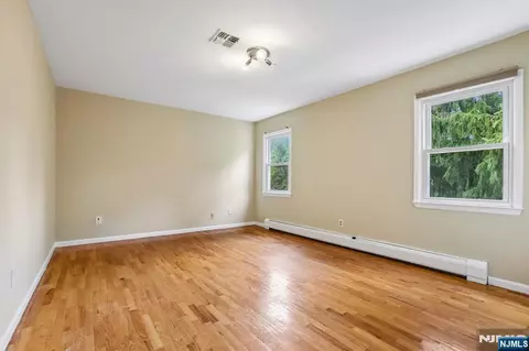 Bedroom - 39 Maple Ave, Demarest, NJ 07627 photo 4 of 5