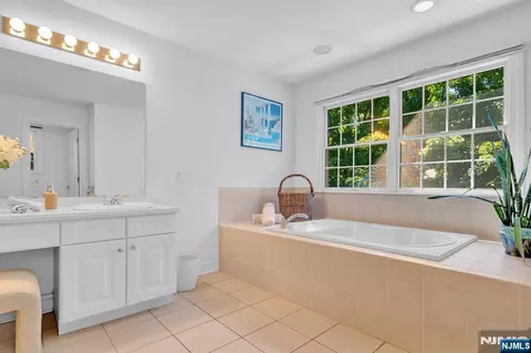 Bath - 206 Van Buren Dr, Paramus, NJ 07652 photo 2 of 5