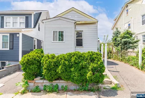 59 Augusta St, Irvington, NJ 07111