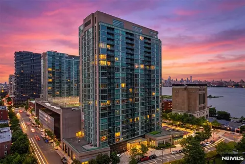 20 Newport Pkwy #2012, Jersey City, NJ 07310