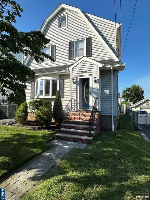 369 Sussex Rd, Wood Ridge, NJ 07075