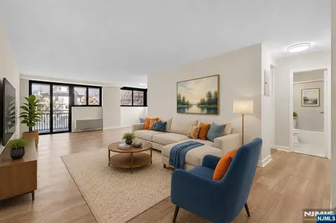 Living - 235 Prospect Ave #2B, Hackensack, NJ 07601 photo 2 of 7