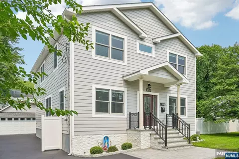 Exterior - 109 Prospect St, Paramus, NJ 07652 photo 2 of 8