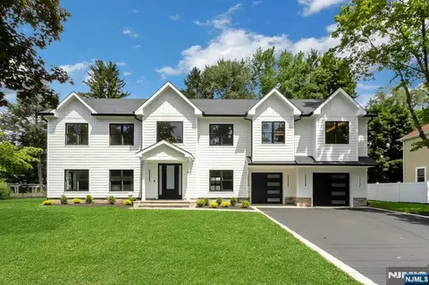 25 Charles Pl, Old Tappan, NJ 07675