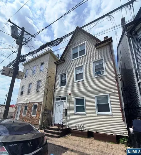 562 Summer St, Paterson, NJ 07501