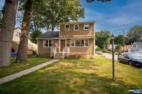 1 Oak Ln, Ringwood, NJ 07456