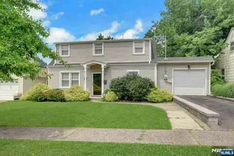 15 Lynne Ave, Hawthorne, NJ 07506