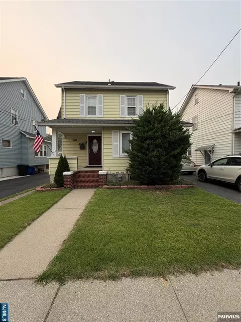 128 8th St, Clifton, NJ 07011