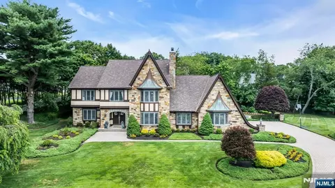 2520 Autumn Dr, Manasquan, NJ 08736