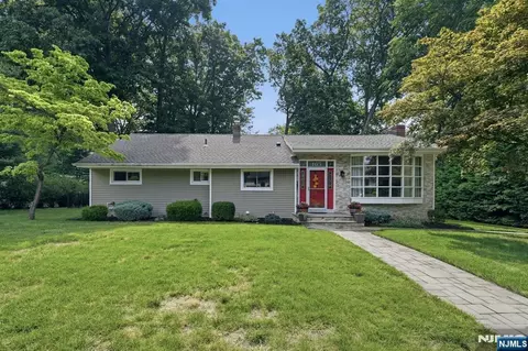 105 Winthrop Rd, Hillsdale, NJ 07642