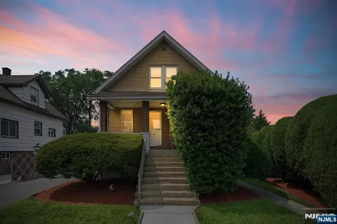 12 Columbus Ave, Little Ferry, NJ 07643