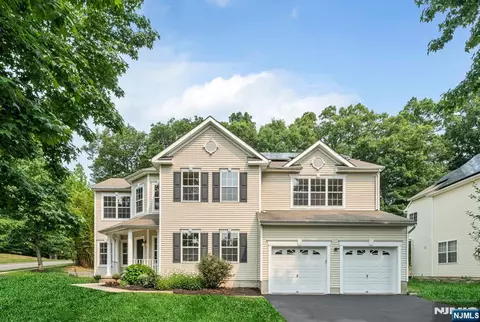 1 Winding Ridge Rd, Lake Hopatcong, NJ 07849