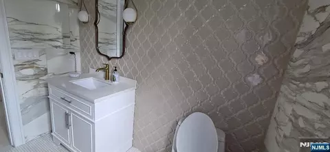Bath - 194 Macdonald Dr, Wayne, NJ 07470 photo 2 of 5