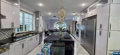 Entry Way - 194 Macdonald Dr, Wayne, NJ 07470 photo 12 of 16