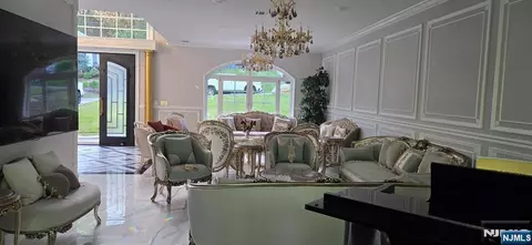 Entry Way - 194 Macdonald Dr, Wayne, NJ 07470 photo 16 of 16