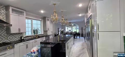 Entry Way - 194 Macdonald Dr, Wayne, NJ 07470 photo 4 of 16