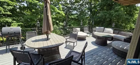 Exterior - 194 Macdonald Dr, Wayne, NJ 07470 photo 3 of 4
