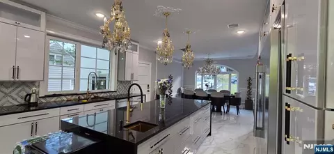 Entry Way - 194 Macdonald Dr, Wayne, NJ 07470 photo 9 of 16