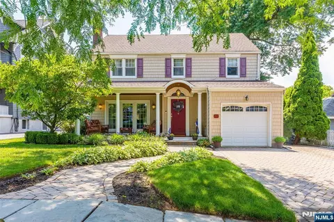 221 Passaic Ave, Rutherford, NJ 07070