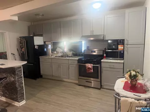 142 Clay St, Hackensack, NJ 07601 photo 8