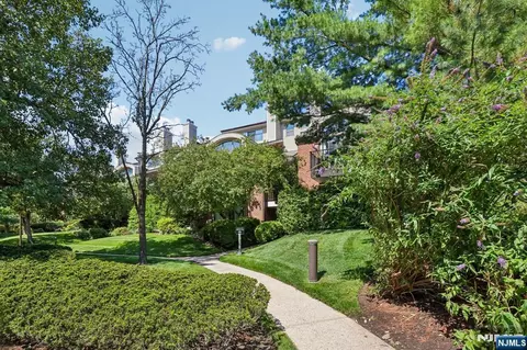Exterior - 10 Wadsworth Ct, Teaneck, NJ 07666 photo 1 of 4