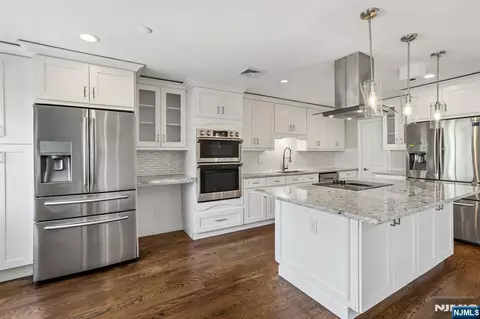 Kitchen - 10 Wadsworth Ct, Teaneck, NJ 07666 photo 3 of 5