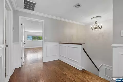 Entry Way - 10 Wadsworth Ct, Teaneck, NJ 07666 photo 4 of 4