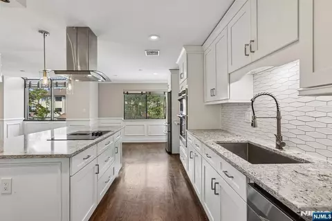 Kitchen - 10 Wadsworth Ct, Teaneck, NJ 07666 photo 5 of 5
