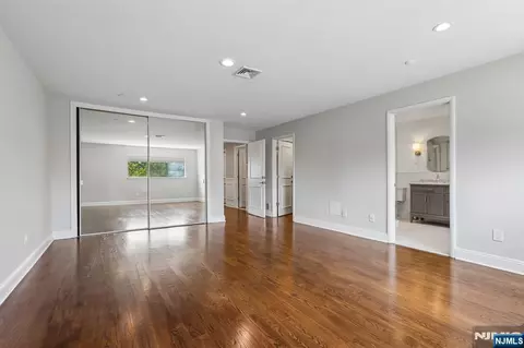 Bedroom - 10 Wadsworth Ct, Teaneck, NJ 07666 photo 1 of 5