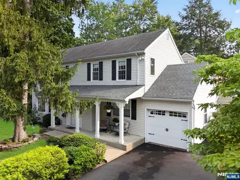 Exterior - 410 Chestnut St, Paramus, NJ 07652 photo 9 of 9