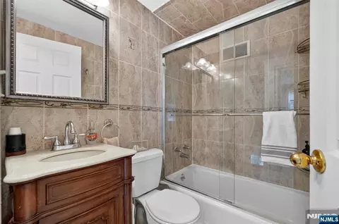 Bath - 410 Chestnut St, Paramus, NJ 07652 photo 3 of 6