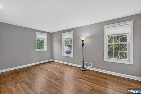 Living - 410 Chestnut St, Paramus, NJ 07652 photo 7 of 8