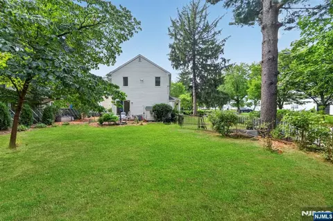 Exterior - 410 Chestnut St, Paramus, NJ 07652 photo 6 of 9
