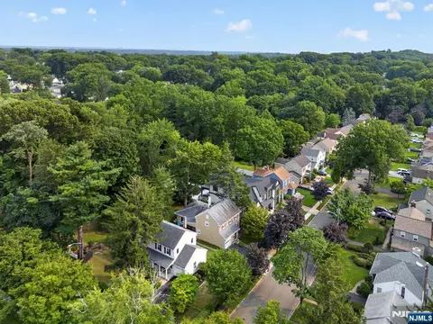 View/Area - 410 Chestnut St, Paramus, NJ 07652 photo 4 of 4