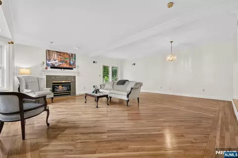 Living - 410 Chestnut St, Paramus, NJ 07652 photo 1 of 8
