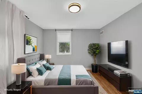 Bedroom - 410 Chestnut St, Paramus, NJ 07652 photo 4 of 11