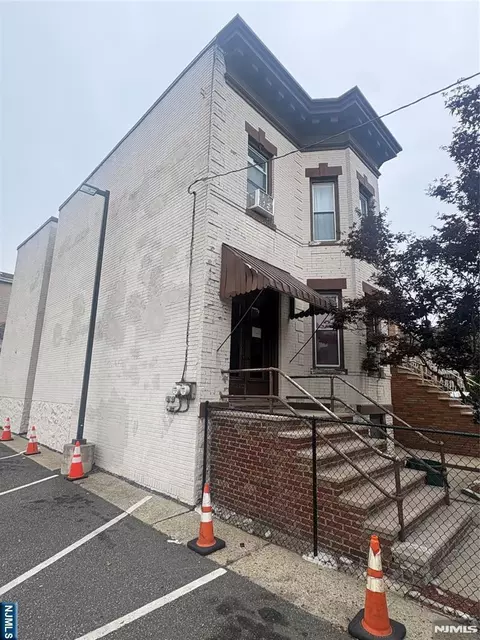 358 Mckinley St, Fairview, NJ 07022
