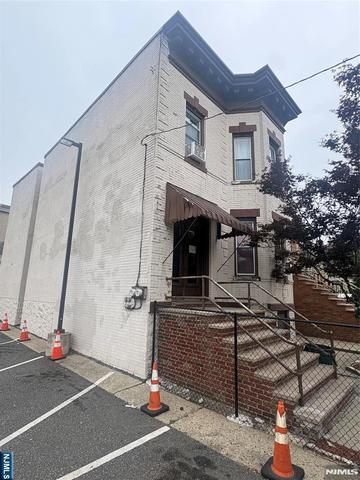 358 Mckinley St, Fairview, NJ 07022