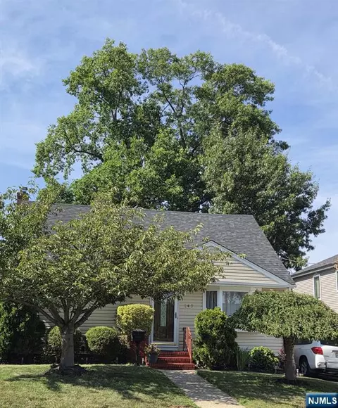 147 Merritt Ave, Bergenfield, NJ 07621