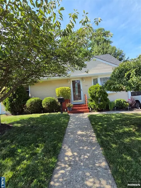 147 Merritt Ave, Bergenfield, NJ 07621