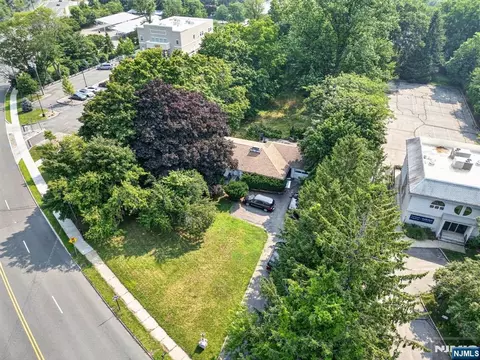 View/Area - 214 Berdan Ave, Wayne, NJ 07470 photo 2 of 6