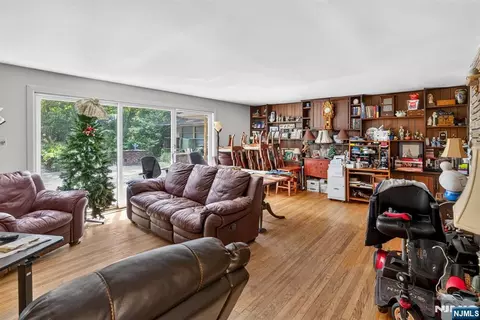Living - 214 Berdan Ave, Wayne, NJ 07470 photo 2 of 2