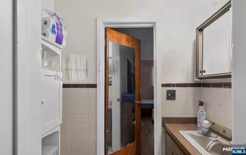 Bath - 214 Berdan Ave, Wayne, NJ 07470 photo 2 of 3