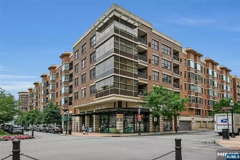 22 Ave At Port Imperial #512, West New York, NJ 07093