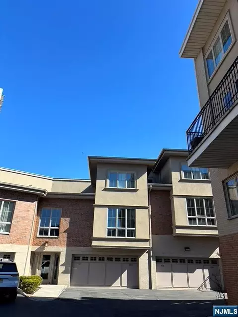 200 Laird Ave #107, Cliffside Park, NJ 07010