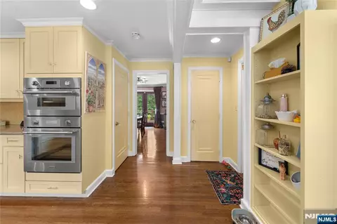 Entry Way - 950 Belvidere, Plainfield, NJ 07060 photo 2 of 5