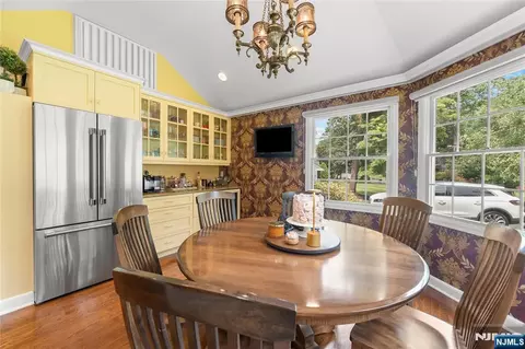 Dining - 950 Belvidere, Plainfield, NJ 07060 photo 3 of 5