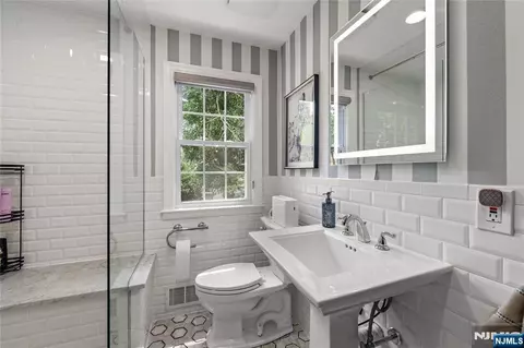 Bath - 950 Belvidere, Plainfield, NJ 07060 photo 2 of 3