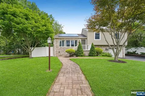 310 Congers Ave, Northvale, NJ 07647