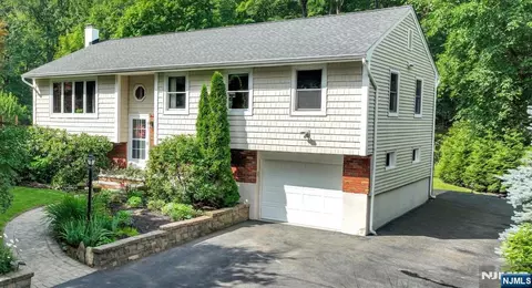 461 Otterhole Rd, West Milford, NJ 07480